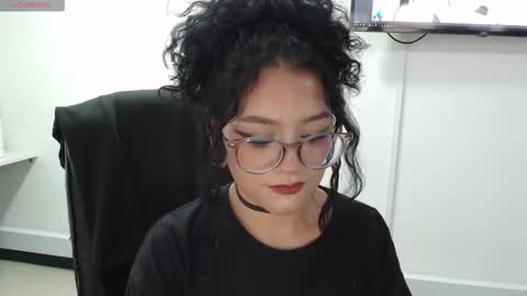 jenn online show from 24, 11, 2025