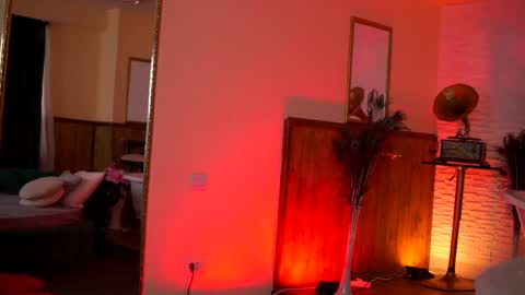 jenna_day online show from 16, 2, 2025