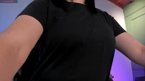 Snapshot of jennaolson chatting on 5, 2, 2025 Jenna Olson online show from 5, 2, 2025