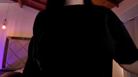 Snapshot of jennaolson chatting on 6, 3, 2025 Jenna Olson online show from 6, 3, 2025