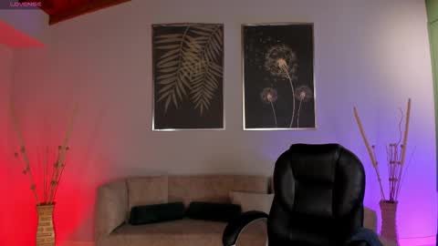 Snapshot of jennaolson chatting on 19, 9, 2025 Jenna Olson online show from 19, 9, 2025