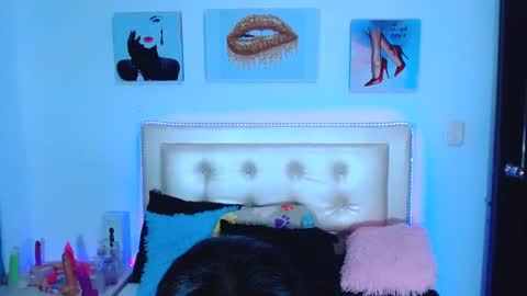 Snapshot of jenng18 chatting on 5, 1, 2025 jenn online show from 5, 1, 2025