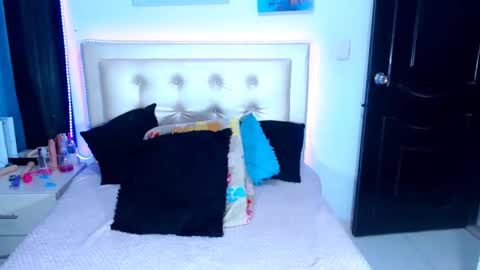 Snapshot of jenng18 chatting on 16, 2, 2025 jenn online show from 16, 2, 2025