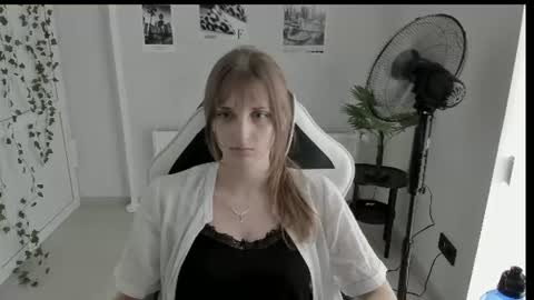Snapshot of jenniestar chatting on 10, 6, 2026 Karla online show from 10, 6, 2026