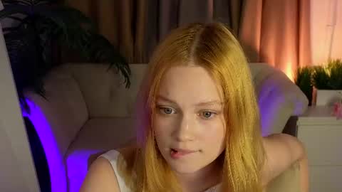 Snapshot of jennifer_shy_ chatting on 21, 6, 2026 Jennifer online show from 21, 6, 2026