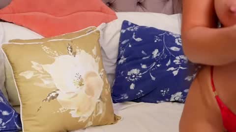 Snapshot of jenniferlovvex chatting on 1, 5, 2026 JenniferLovveX online show from 1, 5, 2026