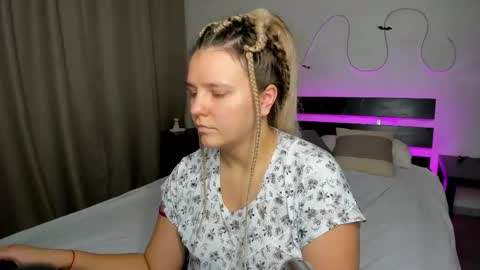 Snapshot of jenny_jimmy chatting on 30, 10, 2025 Jenny online show from 30, 10, 2025