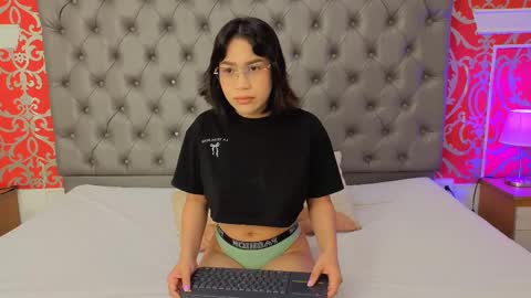 Snapshot of jenny_towers chatting on 11, 9, 2025 jenny_towers online show from 11, 9, 2025