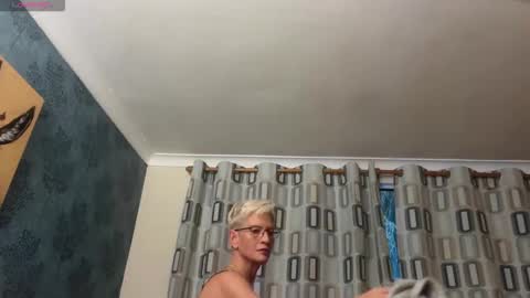 Snapshot of jennyhazel69 chatting on 28, 10, 2025 JennyHazel online show from 28, 10, 2025