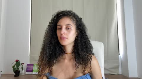 Snapshot of jennytaborda_oficial chatting on 26, 5, 2026 Jenny taborda online show from 26, 5, 2026