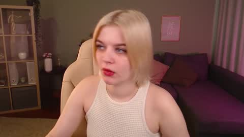 Snapshot of jess_marais chatting on 13, 10, 2025 Jess online show from 13, 10, 2025