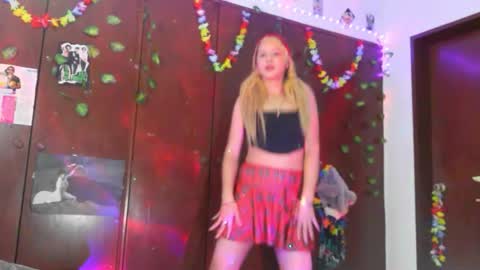 Snapshot of jess_sweett chatting on 3, 2, 2026 Jessica online show from 3, 2, 2026