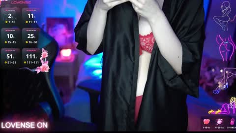  hello my name is Hanna  online show from 3, 1, 2025