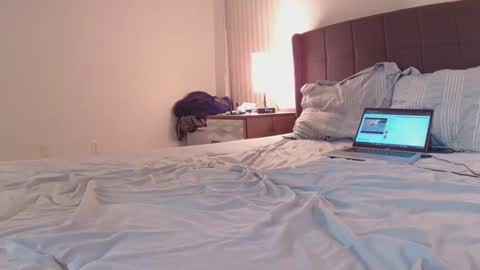 Snapshot of jessesbubble chatting on 1, 2, 2025 Jesse online show from 1, 2, 2025