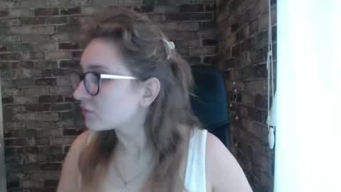 Snapshot of jessica_moul chatting on 1, 2, 2025 jessica_moul online show from 1, 2, 2025