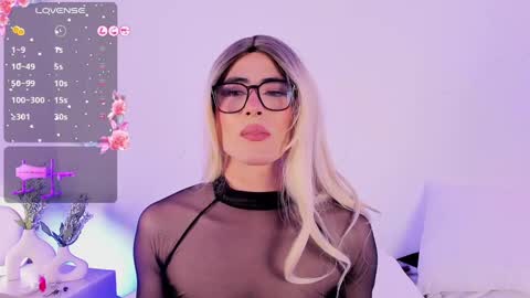 JESSI AND NAOMI online show from 5, 3, 2025