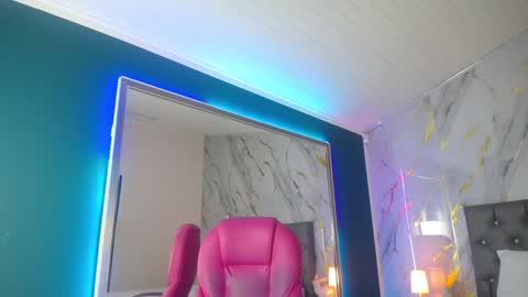 Snapshot of jessie_williams_01 chatting on 8, 1, 2025 Your Sweet Angel online show from 8, 1, 2025