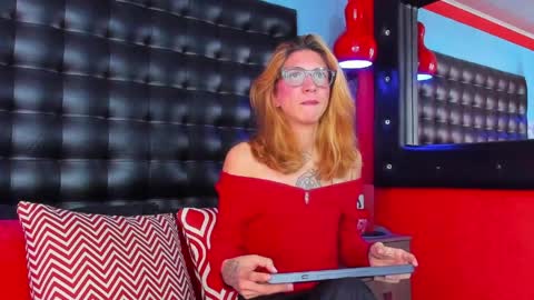 Snapshot of jessiegarvet19 chatting on 2, 4, 2026 ---Jessie--- online show from 2, 4, 2026