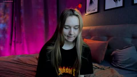 Snapshot of jessiexxiv chatting on 9, 11, 2025 Jessie online show from 9, 11, 2025