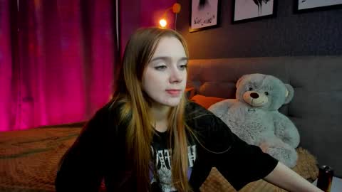 Snapshot of jessiexxiv chatting on 19, 11, 2025 Jessie online show from 19, 11, 2025