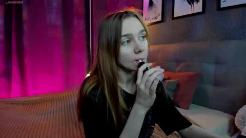 Snapshot of jessiexxiv chatting on 24, 11, 2025 Jessie online show from 24, 11, 2025