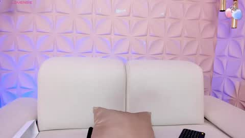 Jessy Morgan online show from 7, 2, 2025