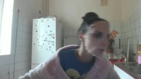 Snapshot of jessystarrr chatting on 12, 9, 2025 Jessy online show from 12, 9, 2025