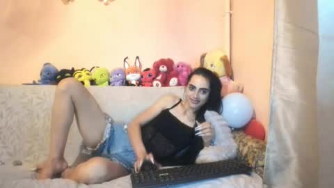 Snapshot of jessystarrr chatting on 12, 10, 2025 Jessy online show from 12, 10, 2025