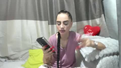 Snapshot of jessystarrr chatting on 11, 11, 2025 Jessy online show from 11, 11, 2025