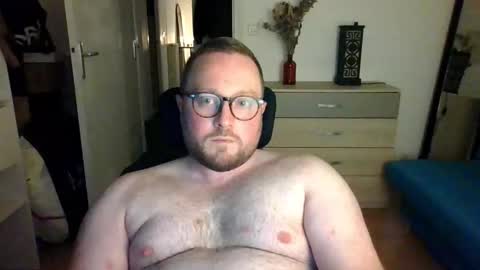 Snapshot of jeuneloup92 chatting on 19, 11, 2025 jeuneloup92 online show from 19, 11, 2025