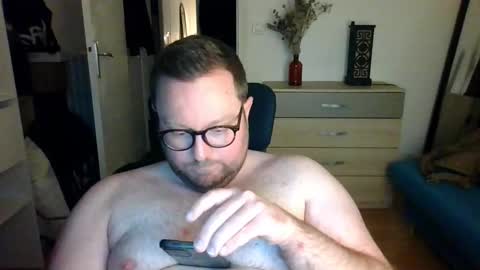 Snapshot of jeuneloup92 chatting on 7, 1, 2026 jeuneloup92 online show from 7, 1, 2026