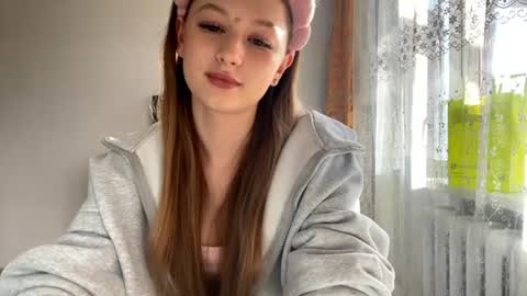 Snapshot of jewelsharer chatting on 24, 6, 2026 Emma online show from 24, 6, 2026