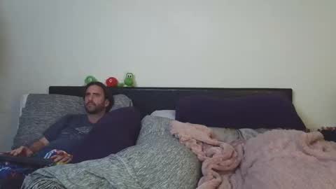 Snapshot of jgquaife chatting on 13, 11, 2025 FoxHunter1 online show from 13, 11, 2025