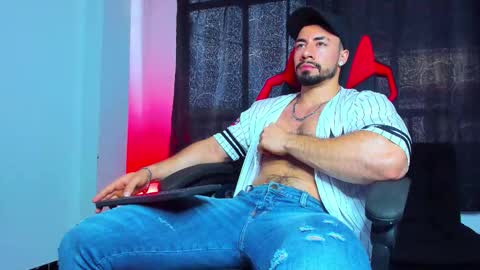 Snapshot of jhojansthetics chatting on 13, 12, 2025 Jhojan Strong online show from 13, 12, 2025