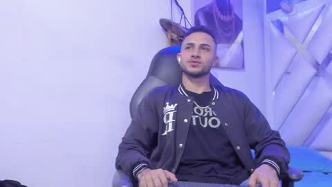 Snapshot of jhonny_flames7 chatting on 13, 12, 2024 jhonny online show from 13, 12, 2024