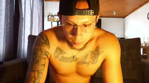 Snapshot of jhonylatin_ chatting on 12, 5, 2026 Jhony online show from 12, 5, 2026