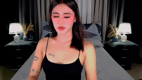 Snapshot of jhuliana_and_charles_room chatting on 16, 9, 2025 jhuliana_and_charles_room online show from 16, 9, 2025