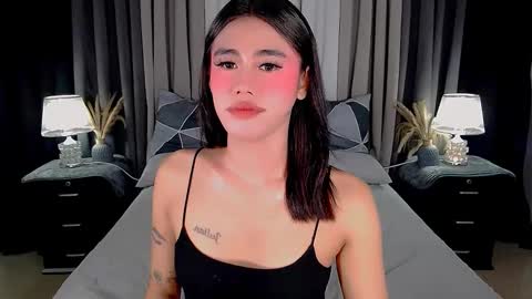 Snapshot of jhuliana_and_charles_room chatting on 25, 9, 2025 jhuliana_and_charles_room online show from 25, 9, 2025