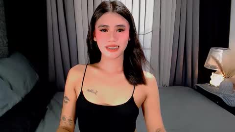 Snapshot of jhuliana_and_charles_room chatting on 9, 10, 2025 jhuliana_and_charles_room online show from 9, 10, 2025