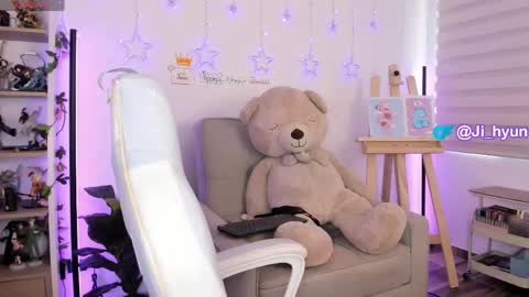 Snapshot of ji_hyun chatting on 29, 5, 2026 Ji online show from 29, 5, 2026