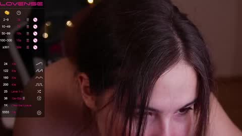 jia_lisaa online show from 5, 1, 2025