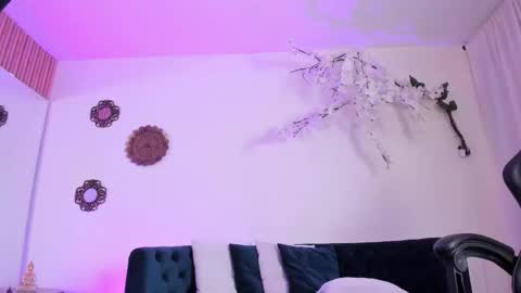 Jimena Adams online show from 9, 2, 2026