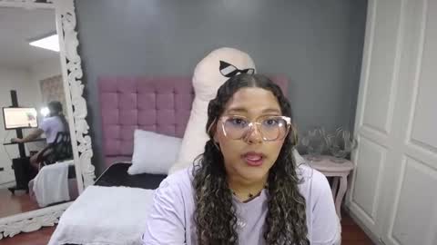 Jimena  online show from 18, 9, 2025