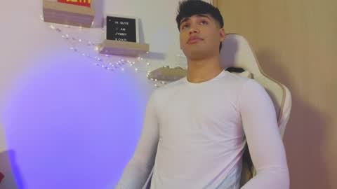 Jimmy Leeh online show from 3, 2, 2025