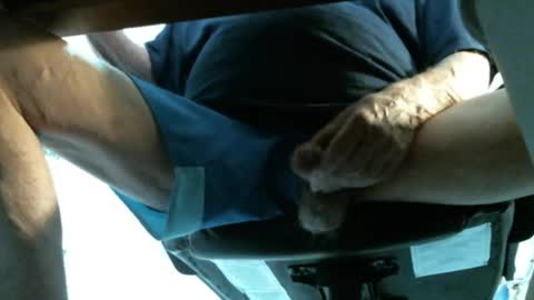 Snapshot of jimsundies chatting on 27, 4, 2026 jimwellhung online show from 27, 4, 2026