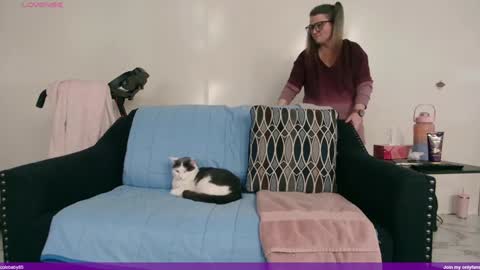 Nicole  Allen online show from 23, 1, 2025