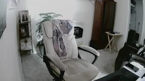 Snapshot of jlouton01 chatting on 2, 2, 2025 kilroy online show from 2, 2, 2025