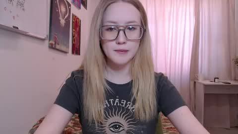 Snapshot of joan_kiss chatting on 10, 5, 2026 joan_kiss online show from 10, 5, 2026
