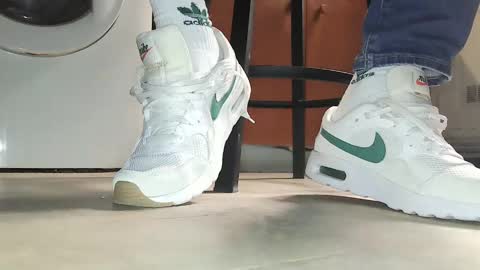 Snapshot of jobbeduval chatting on 27, 1, 2025 GUILLAUME feet and socks online show from 27, 1, 2025