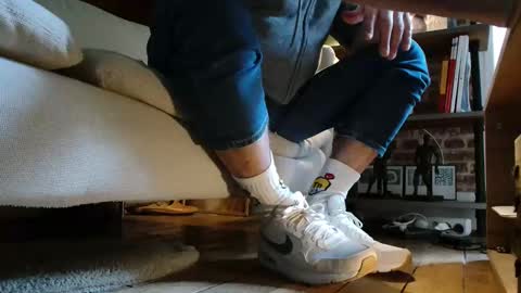 Snapshot of jobbeduval chatting on 5, 2, 2025 GUILLAUME feet and socks online show from 5, 2, 2025